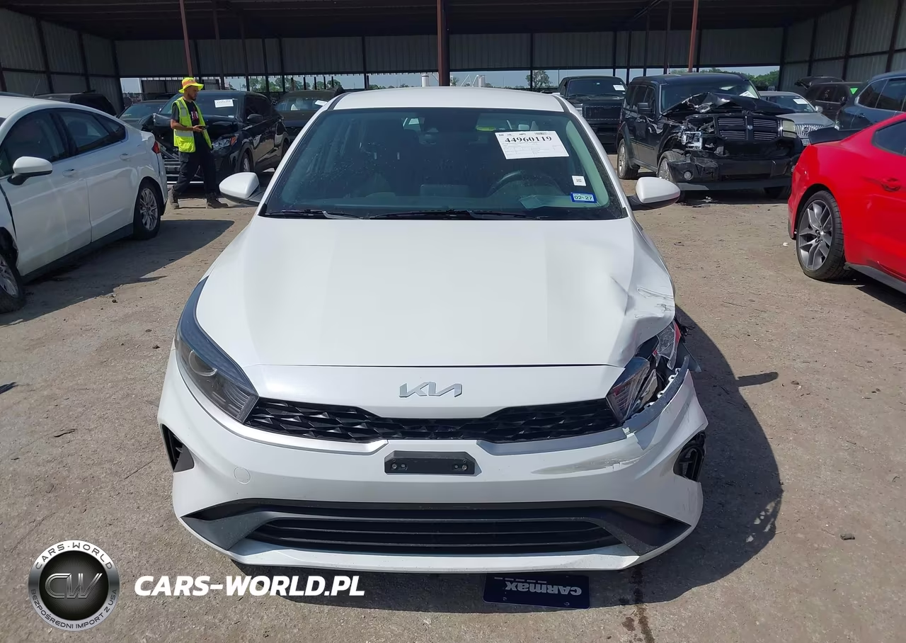 2024 Kia Forte Lxs VIN:3KPF24AD9RE738641 - 12