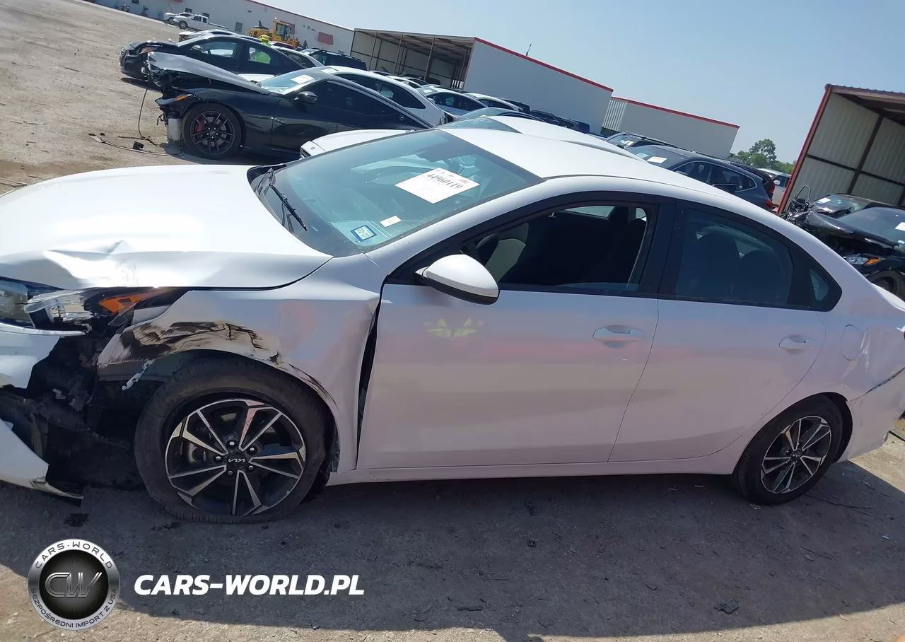 2024 Kia Forte Lxs VIN:3KPF24AD9RE738641 - 14