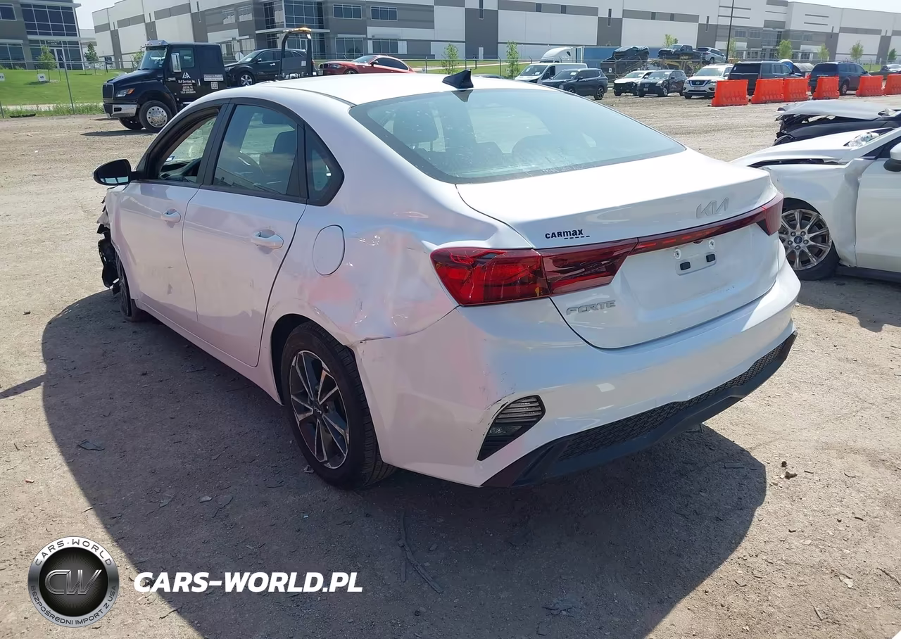 2024 Kia Forte Lxs VIN:3KPF24AD9RE738641 - 3