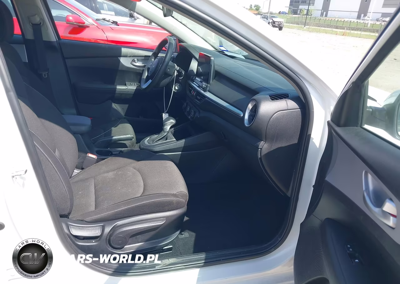 2024 Kia Forte Lxs VIN:3KPF24AD9RE738641 - 5