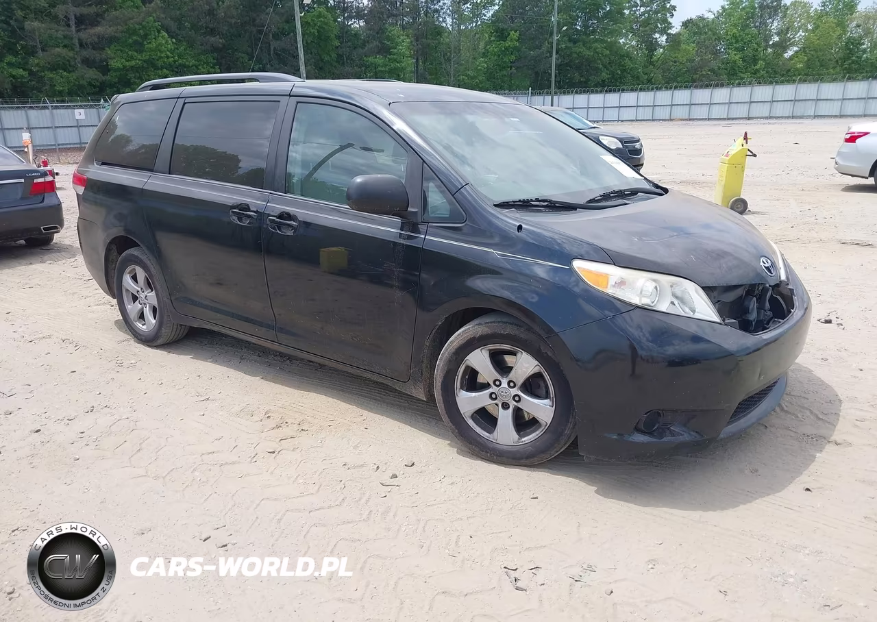 2011 Toyota Sienna Le V6 – zdjęcie 1 z 18