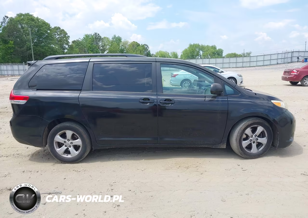 2011 Toyota Sienna Le V6 VIN:5TDKK3DC6BS012369 - 14