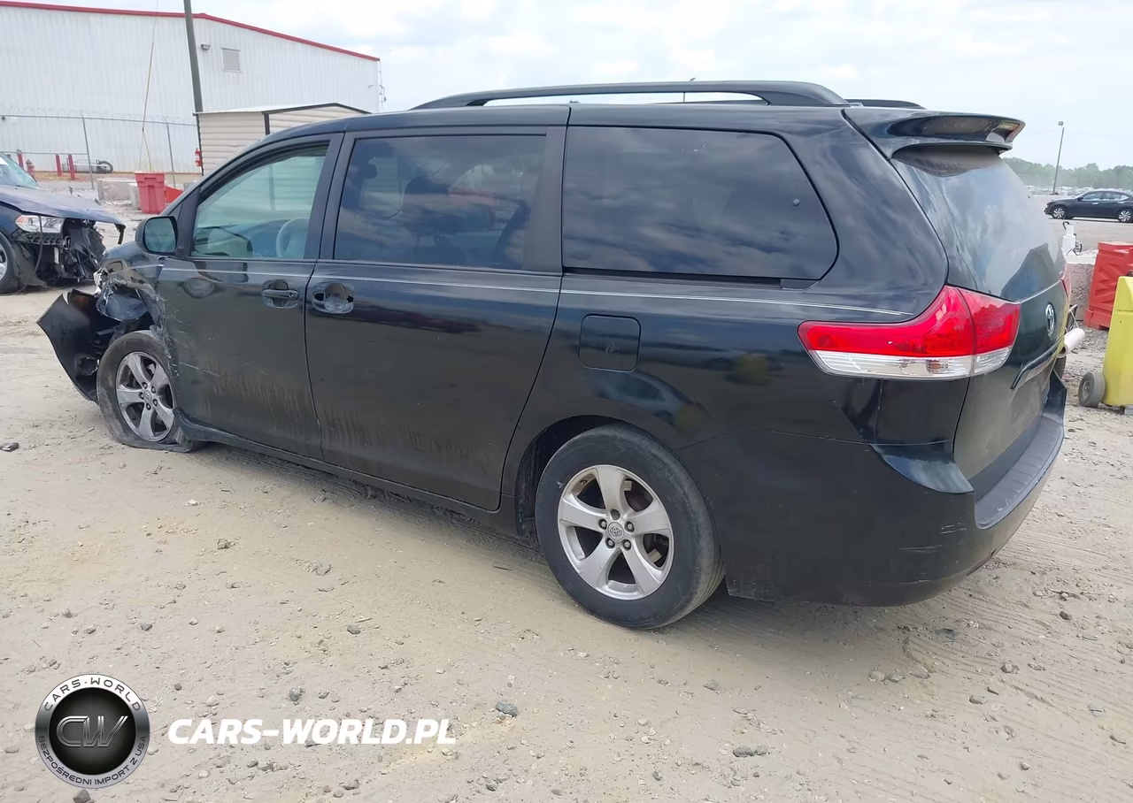 2011 Toyota Sienna Le V6 VIN:5TDKK3DC6BS012369 - 3