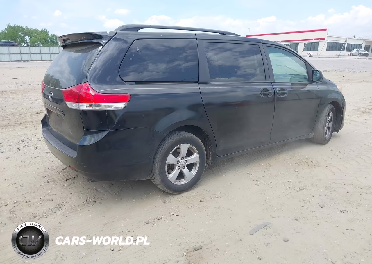 2011 Toyota Sienna Le V6 VIN:5TDKK3DC6BS012369 - 4