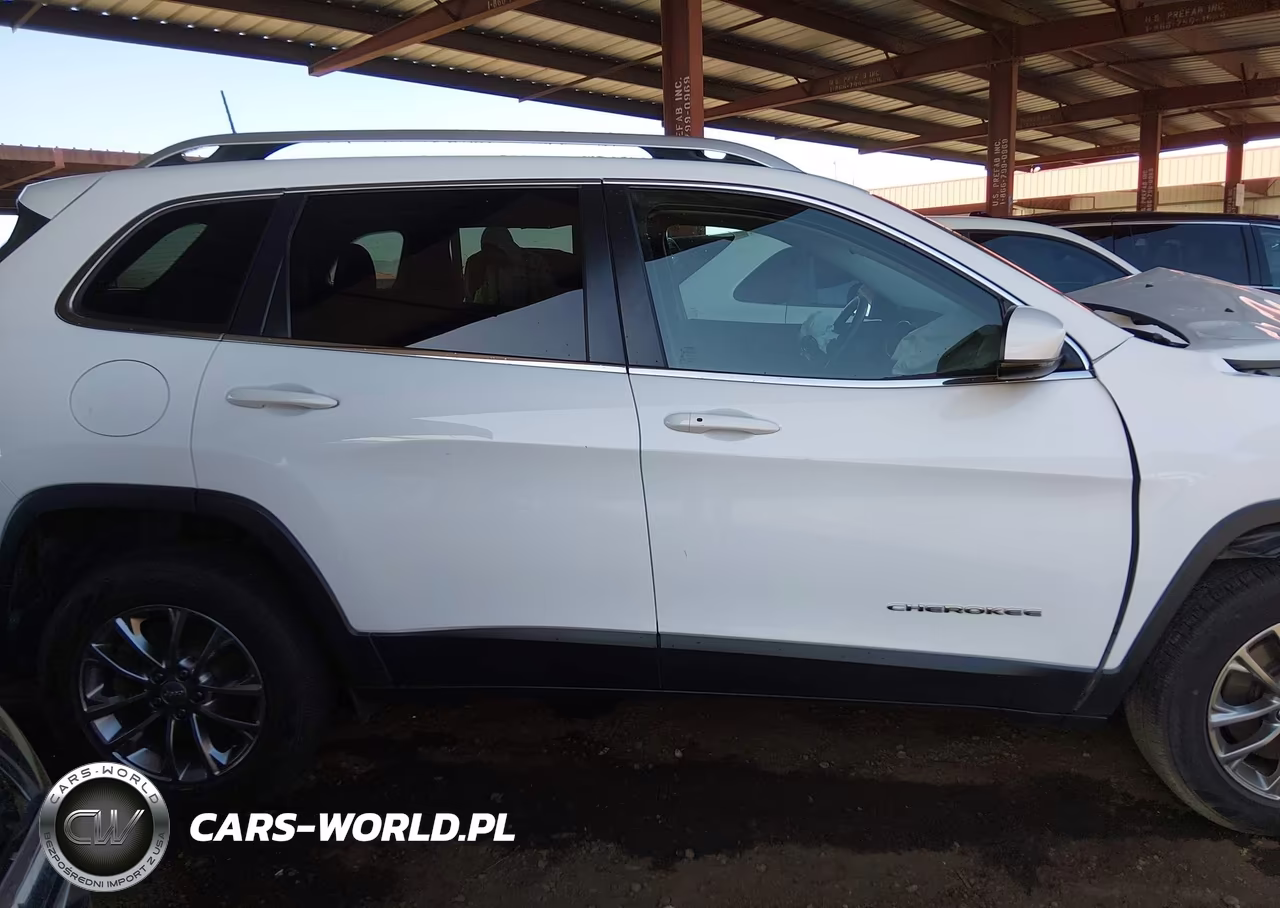 2019 Jeep Cherokee Latitude Plus 4X4 VIN:1C4PJMLB6KD335310 - 13