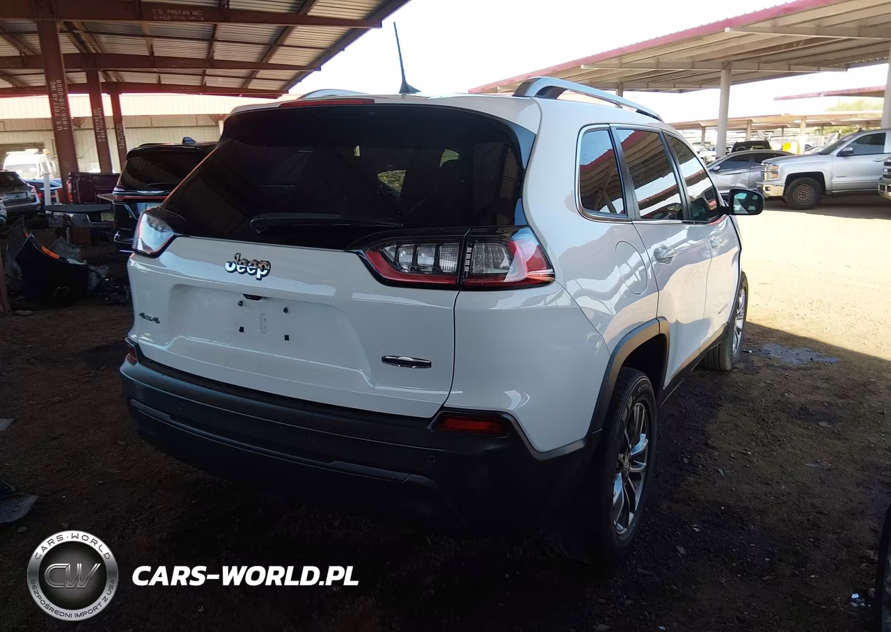 2019 Jeep Cherokee Latitude Plus 4X4 VIN:1C4PJMLB6KD335310 - 4
