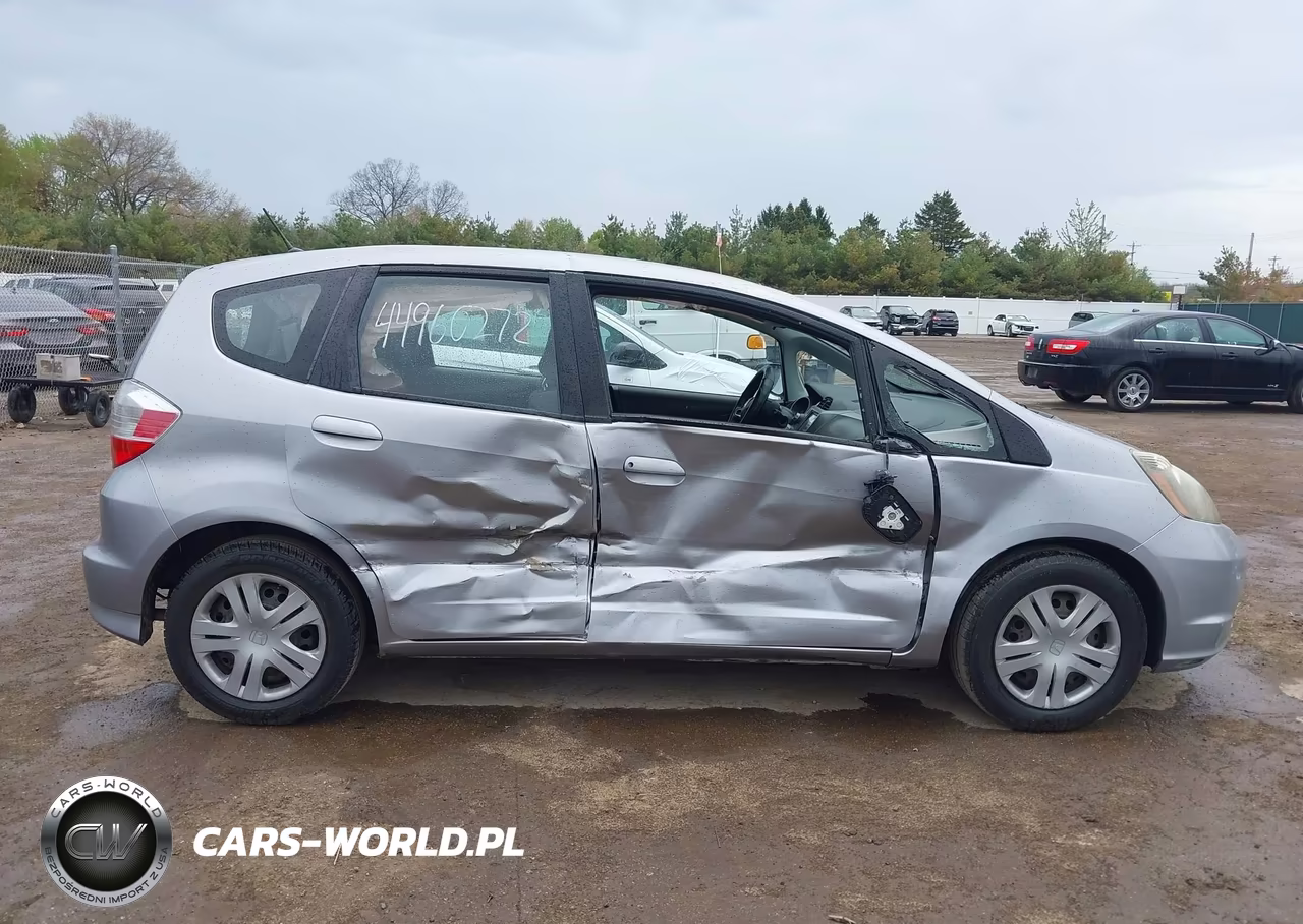 2010 Honda Fit VIN:JHMGE8H27AC034908 - 14