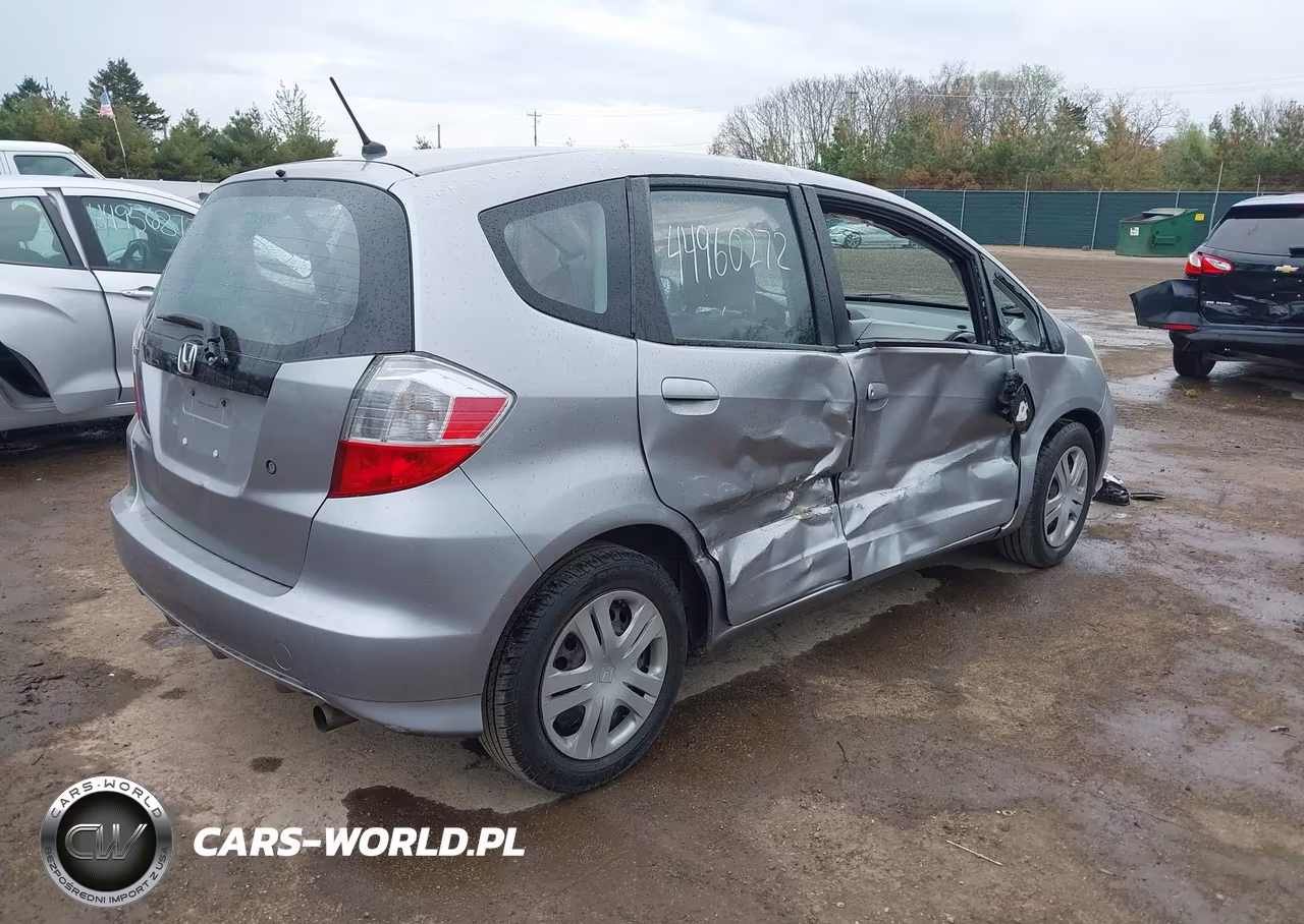 2010 Honda Fit VIN:JHMGE8H27AC034908 - 4