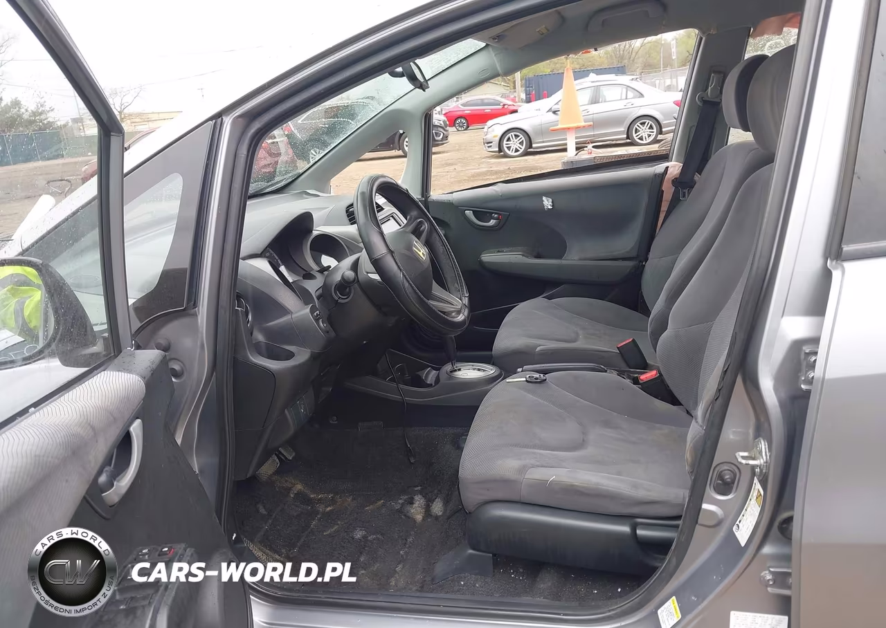 2010 Honda Fit VIN:JHMGE8H27AC034908 - 5