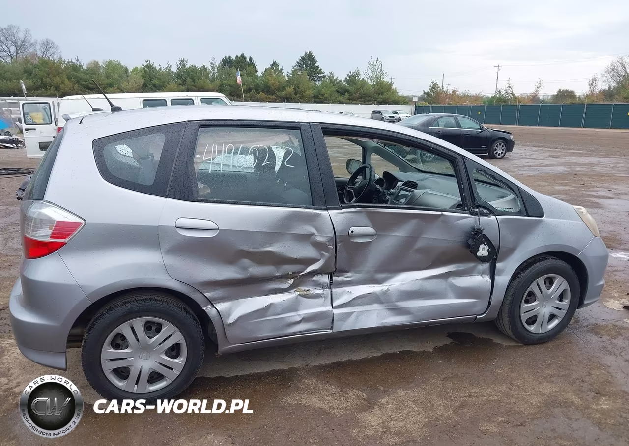 2010 Honda Fit VIN:JHMGE8H27AC034908 - 6