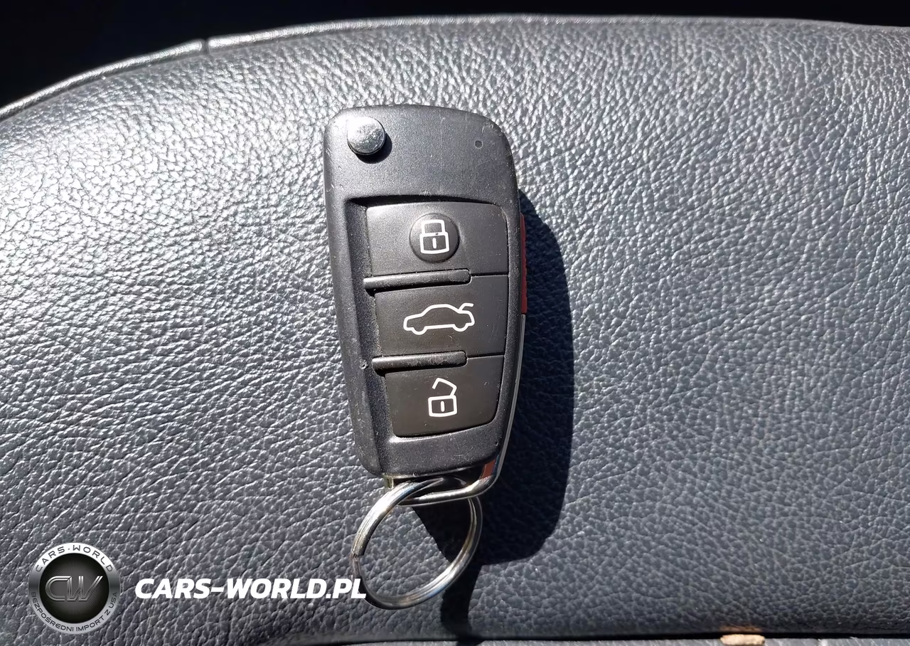 2017 Audi A3 2.0T Premium VIN:WAUAUGFF2H1057445 - 11