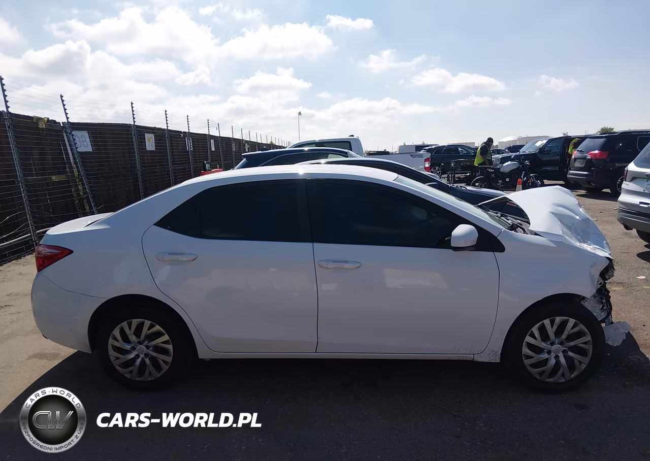 2019 Toyota Corolla Le VIN:2T1BURHE2KC235834 - 13