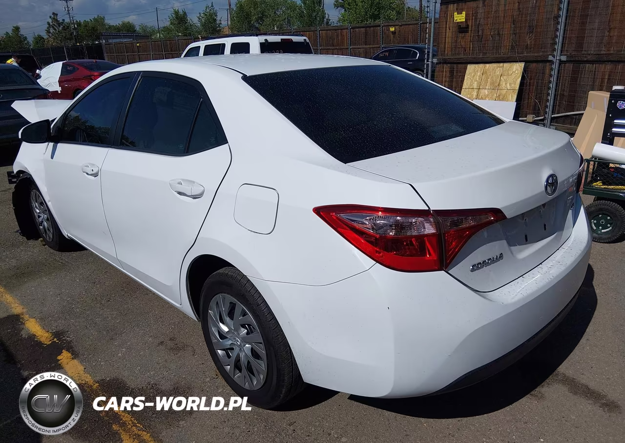 2019 Toyota Corolla Le VIN:2T1BURHE2KC235834 - 3