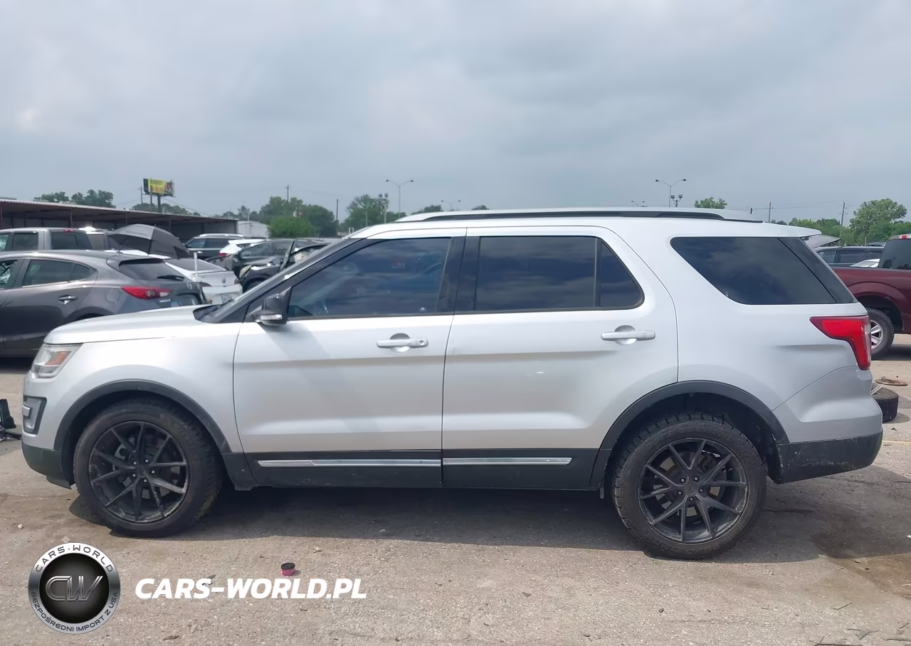 2017 Ford Explorer Xlt VIN:1FM5K8D83HGD43964 - 14