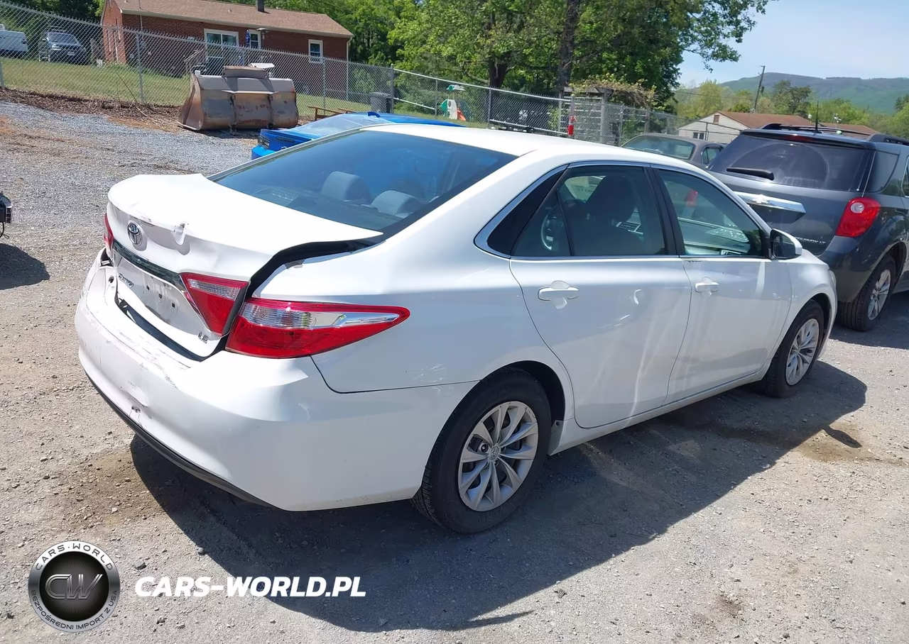 2015 Toyota Camry Le VIN:4T4BF1FK6FR488234 - 4