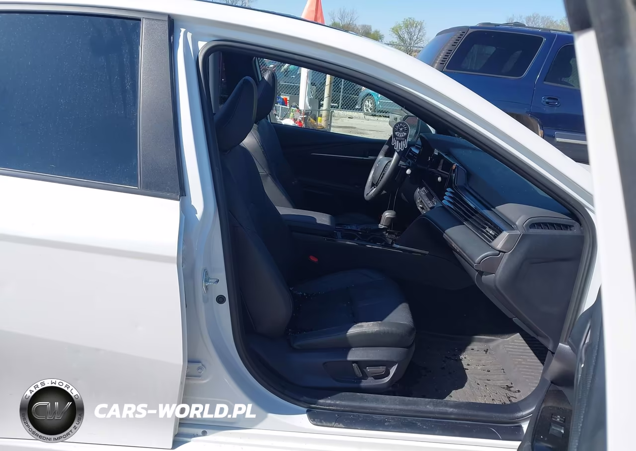 2025 Toyota Camry Xse VIN:4T1DAACK5SU049994 - 5