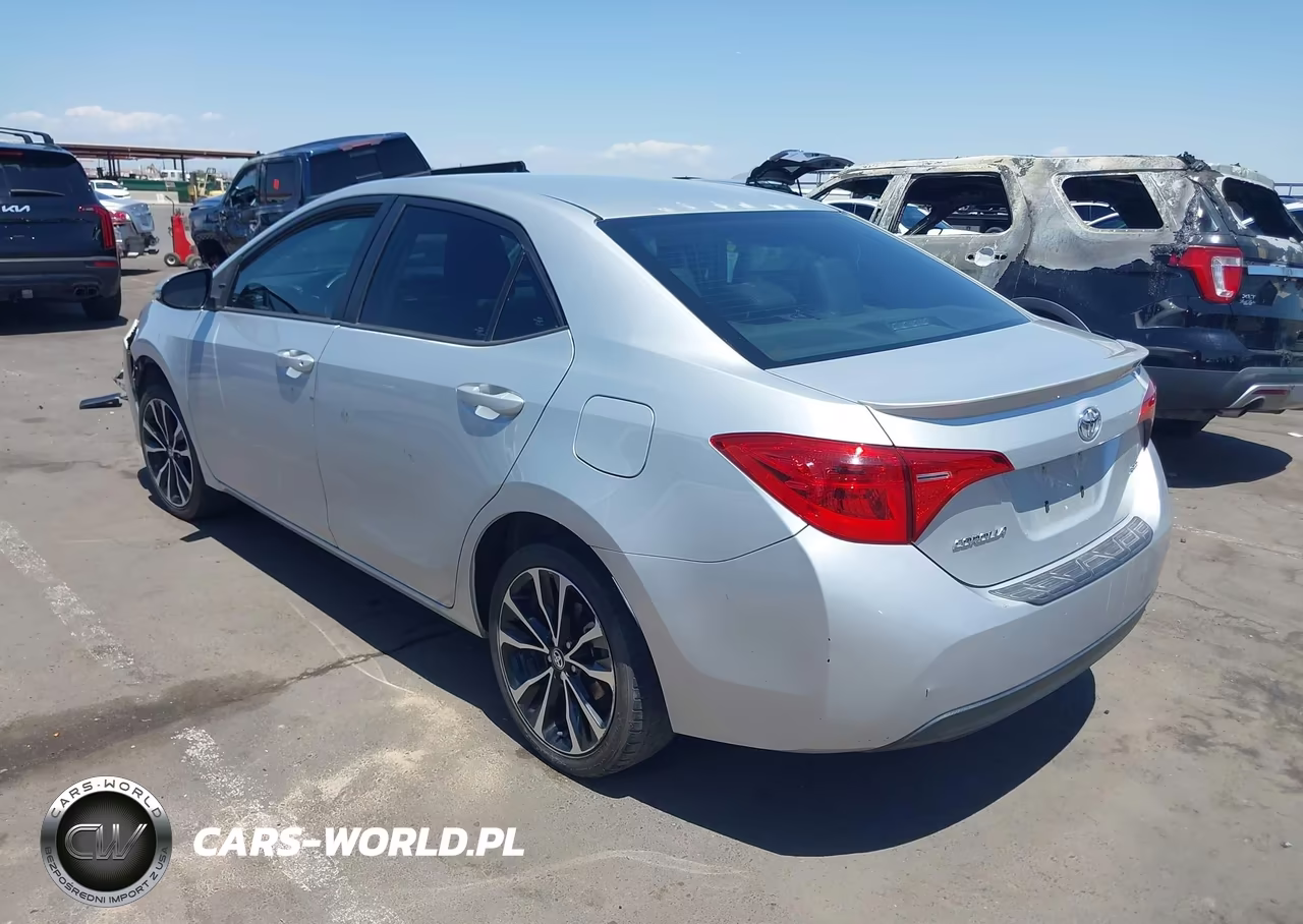 2017 Toyota Corolla Se VIN:2T1BURHEXHC829547 - 3