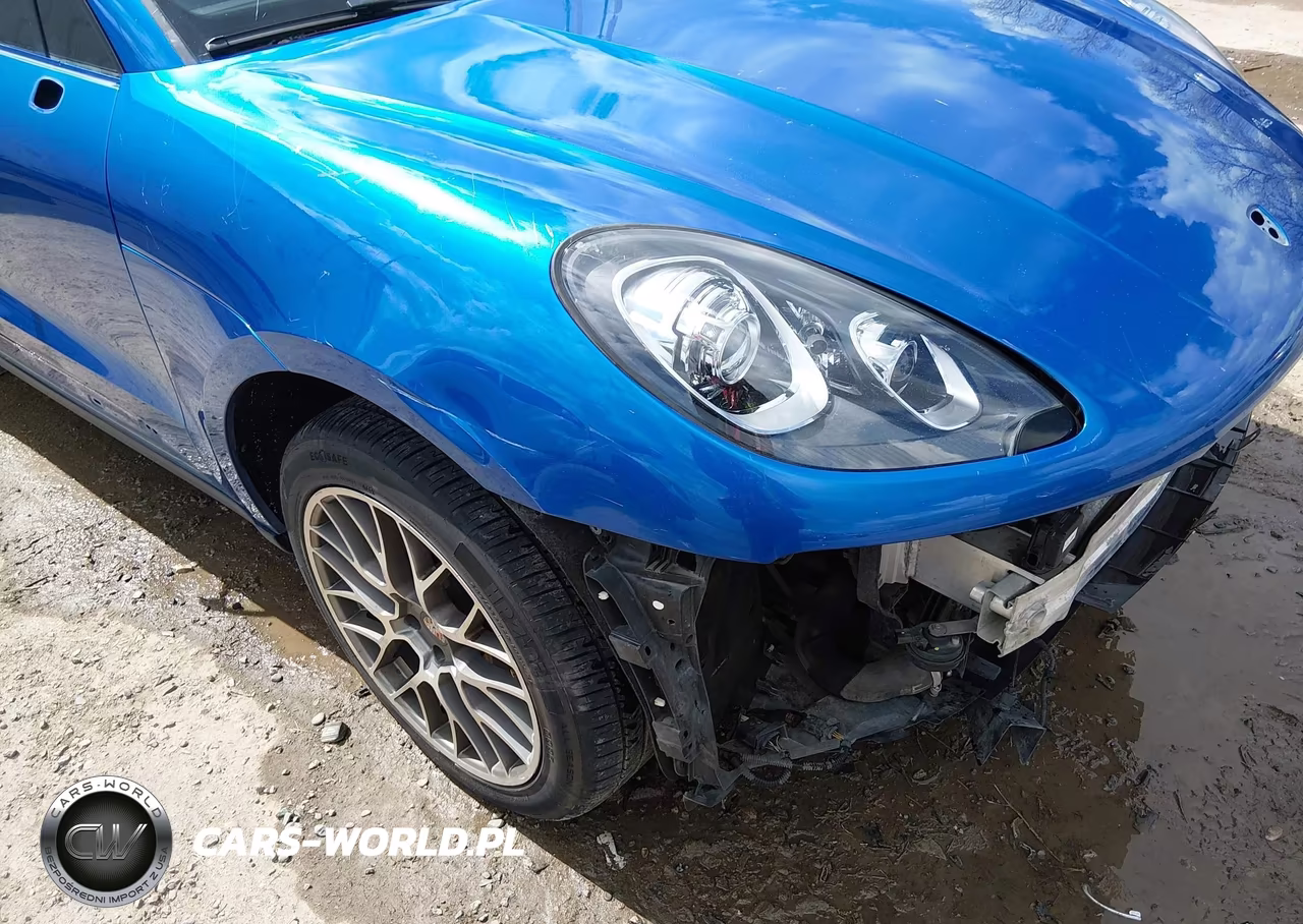 2018 Porsche Macan VIN:WP1AA2A50JLB08950 - 18