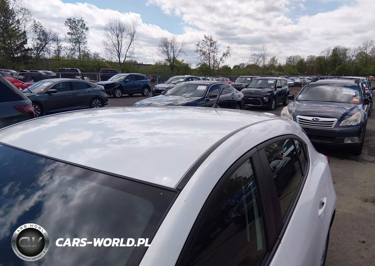 2018 Mazda Mazda3 Sport VIN:3MZBN1K70JM192798 - 17
