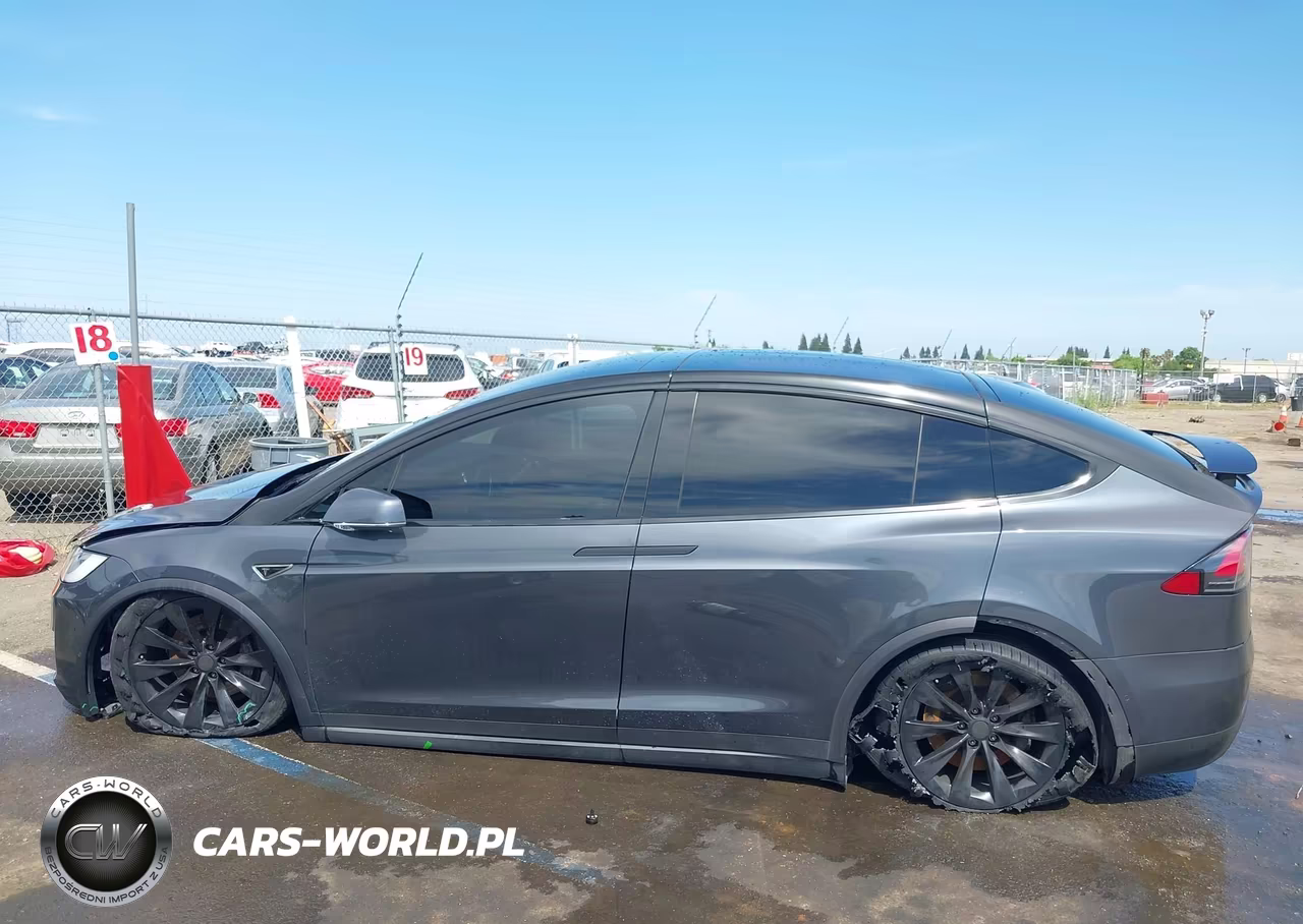 2016 Tesla Model X 60D-70D-75D-90D-P100D VIN:5YJXCBE26GF015383 - 13