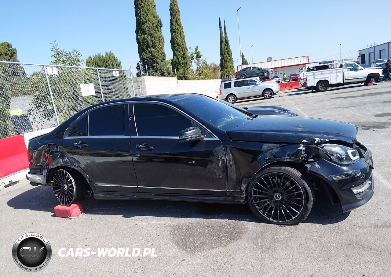 2012 Mercedes-Benz C 350 Sport VIN:WDDGF5HBXCA730390 - 13