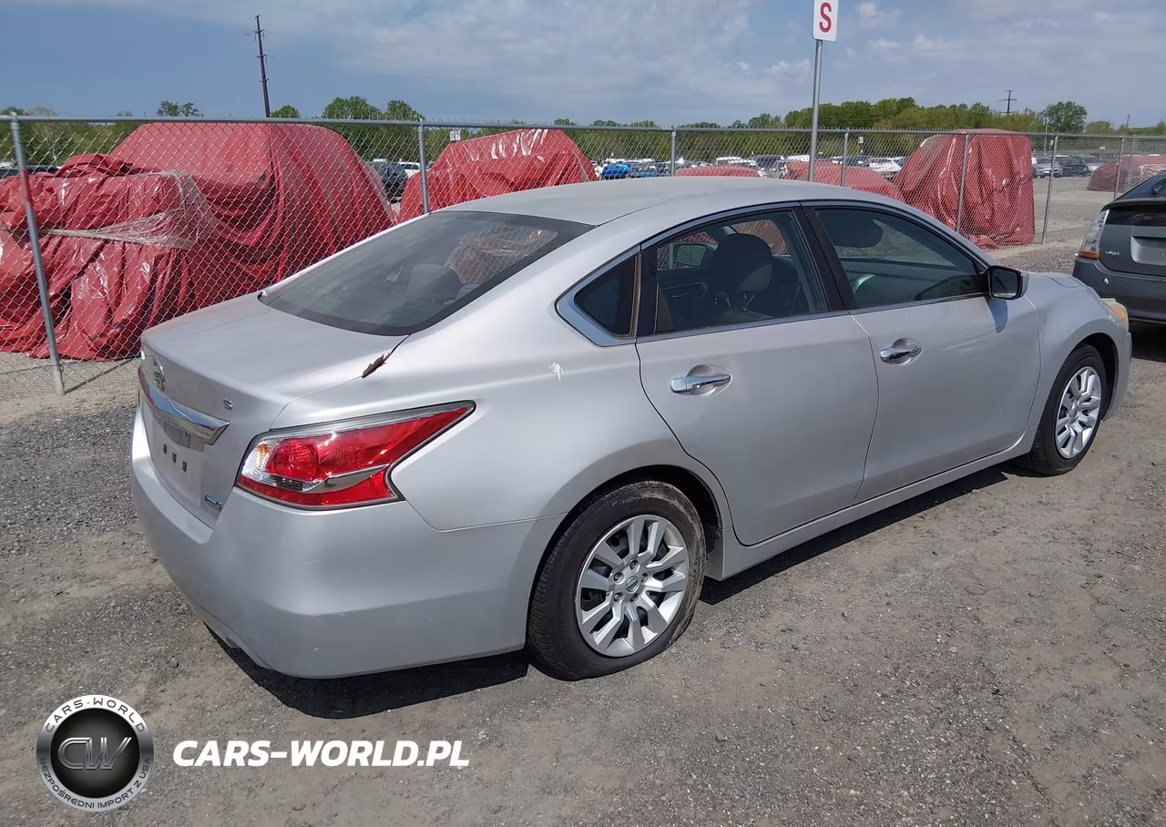 2014 Nissan Altima 2.5 S VIN:1N4AL3AP1EC129644 - 4