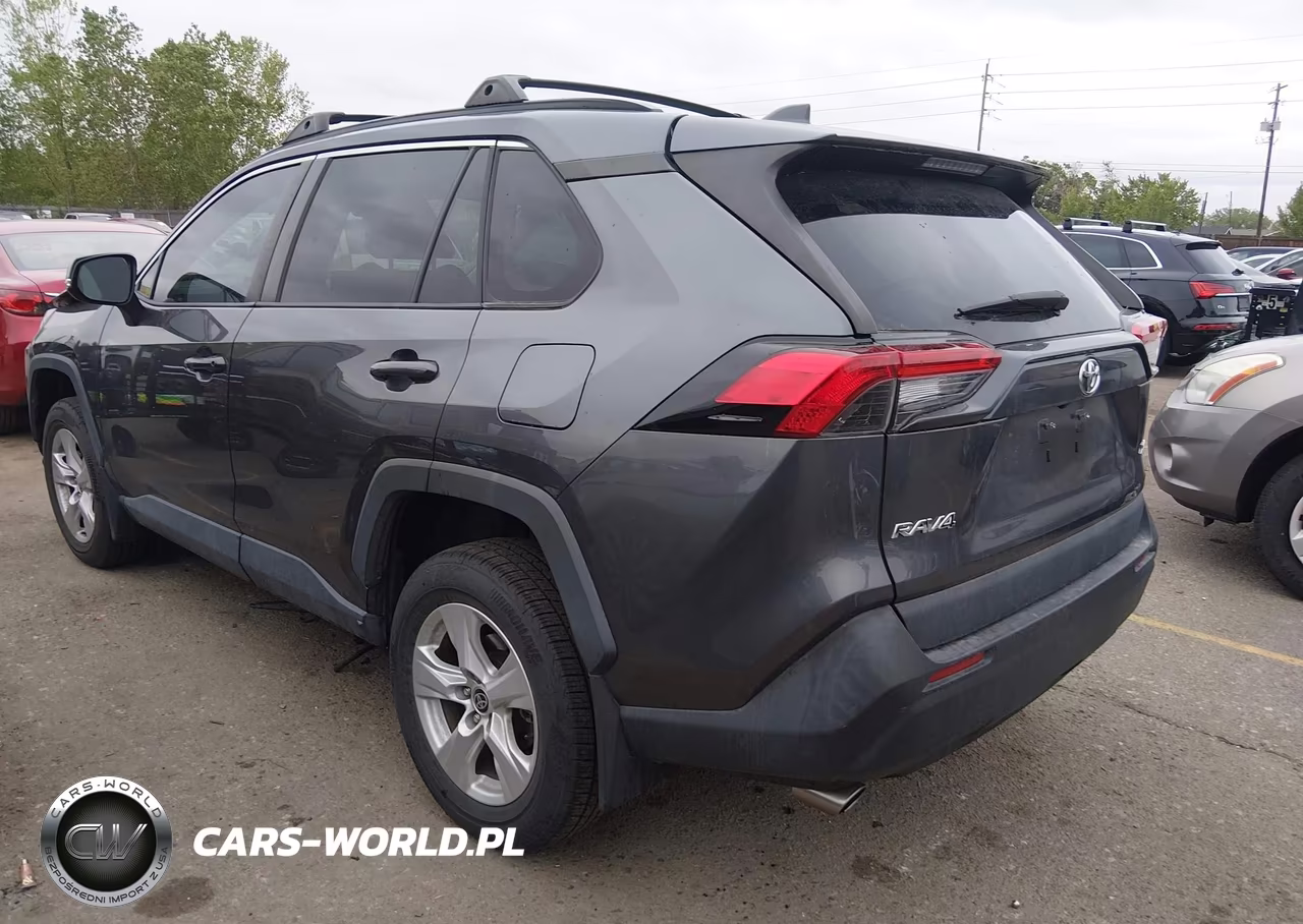 2021 Toyota Rav4 Xle VIN:2T3W1RFV1MC124215 - 3