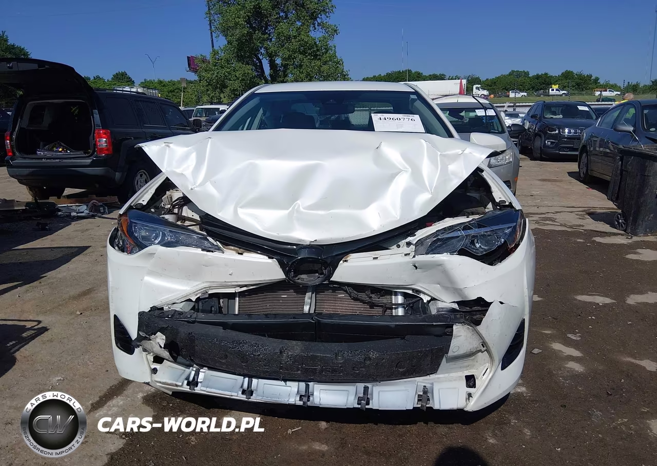 2018 Toyota Corolla Le VIN:5YFBURHE3JP779340 - 11