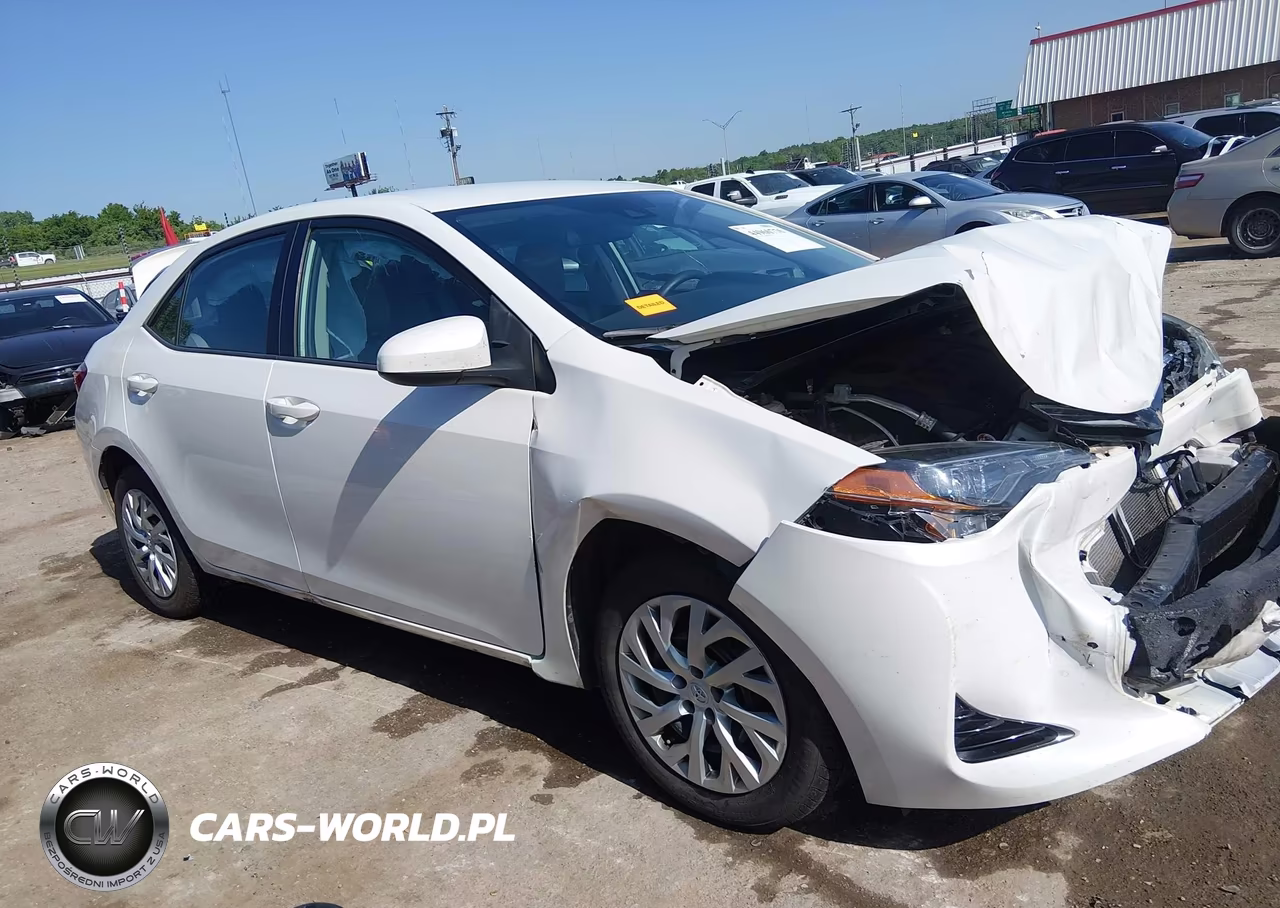 2018 Toyota Corolla Le VIN:5YFBURHE3JP779340 - 12