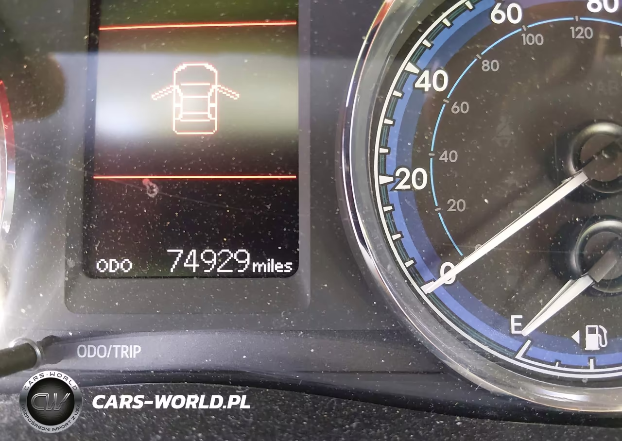 2018 Toyota Corolla Le VIN:5YFBURHE3JP779340 - 14