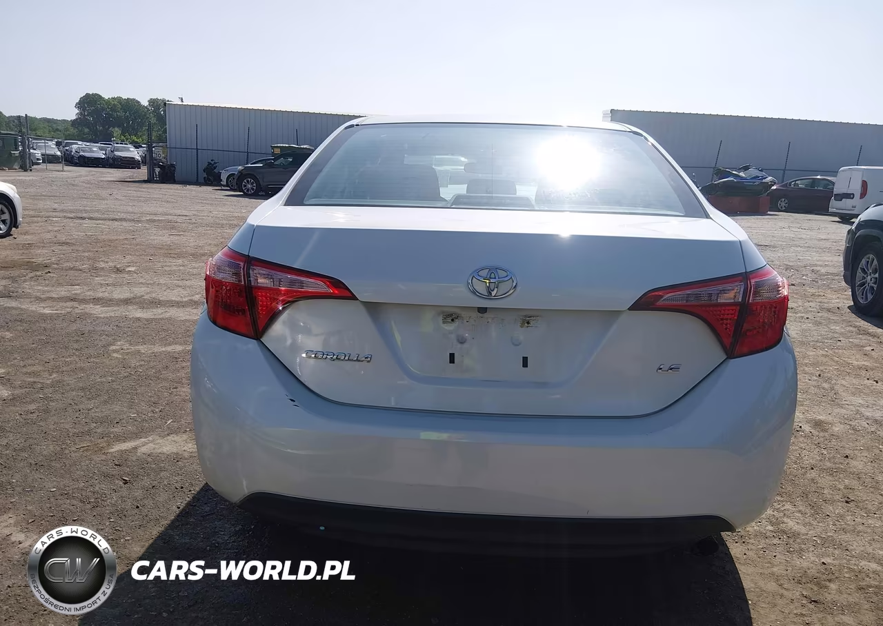 2018 Toyota Corolla Le VIN:5YFBURHE3JP779340 - 15