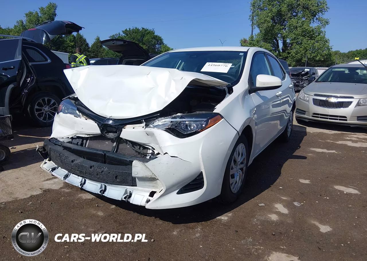 2018 Toyota Corolla Le VIN:5YFBURHE3JP779340 - 2
