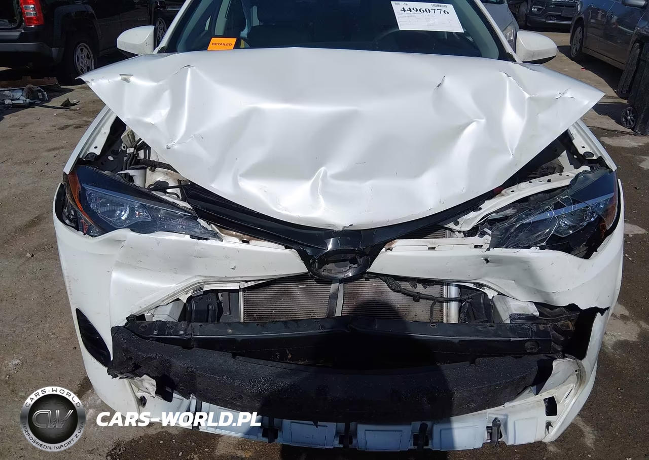 2018 Toyota Corolla Le VIN:5YFBURHE3JP779340 - 6