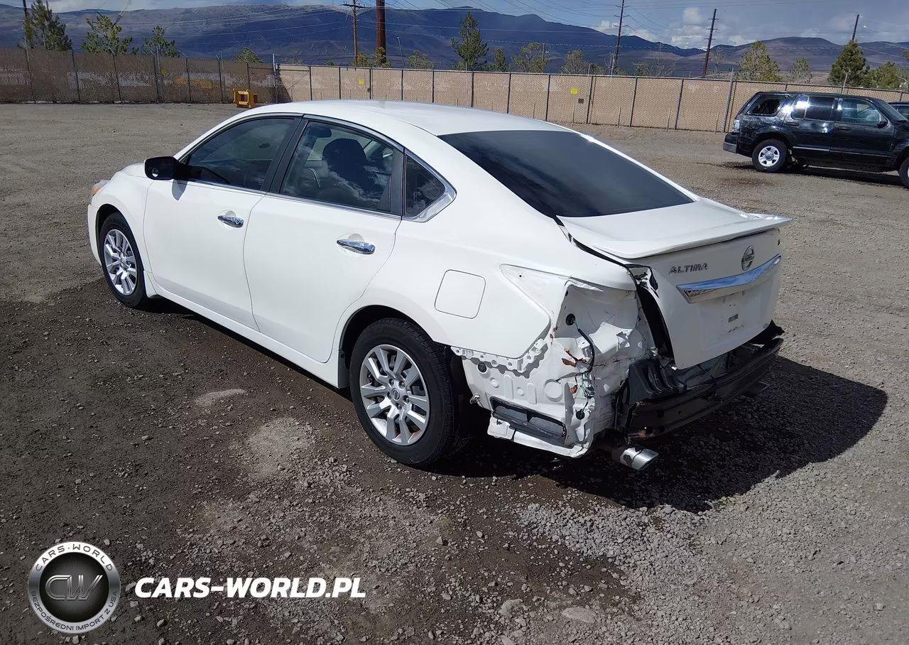 2015 Nissan Altima 2.5 S VIN:1N4AL3AP4FC570475 - 3