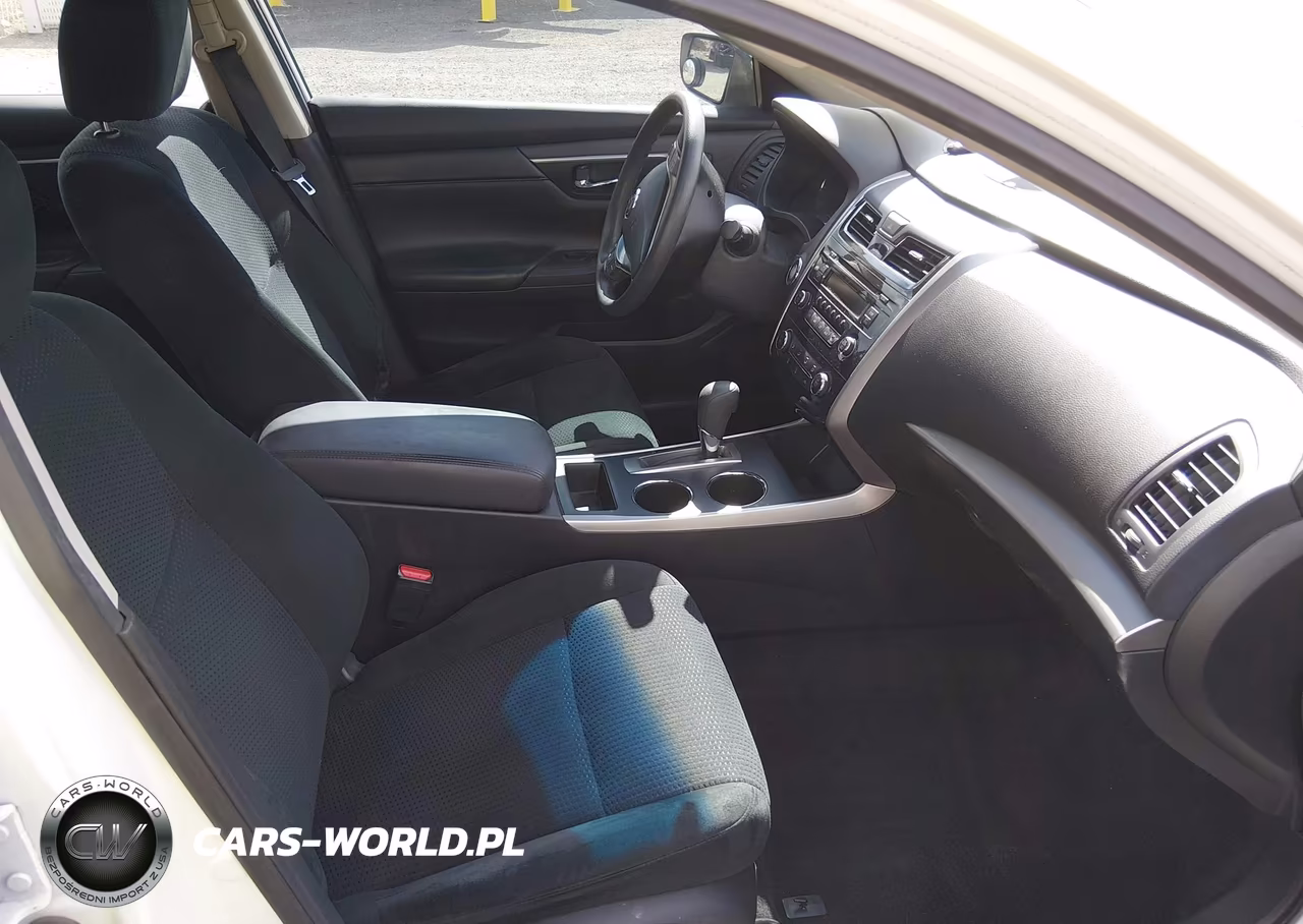 2015 Nissan Altima 2.5 S VIN:1N4AL3AP4FC570475 - 5