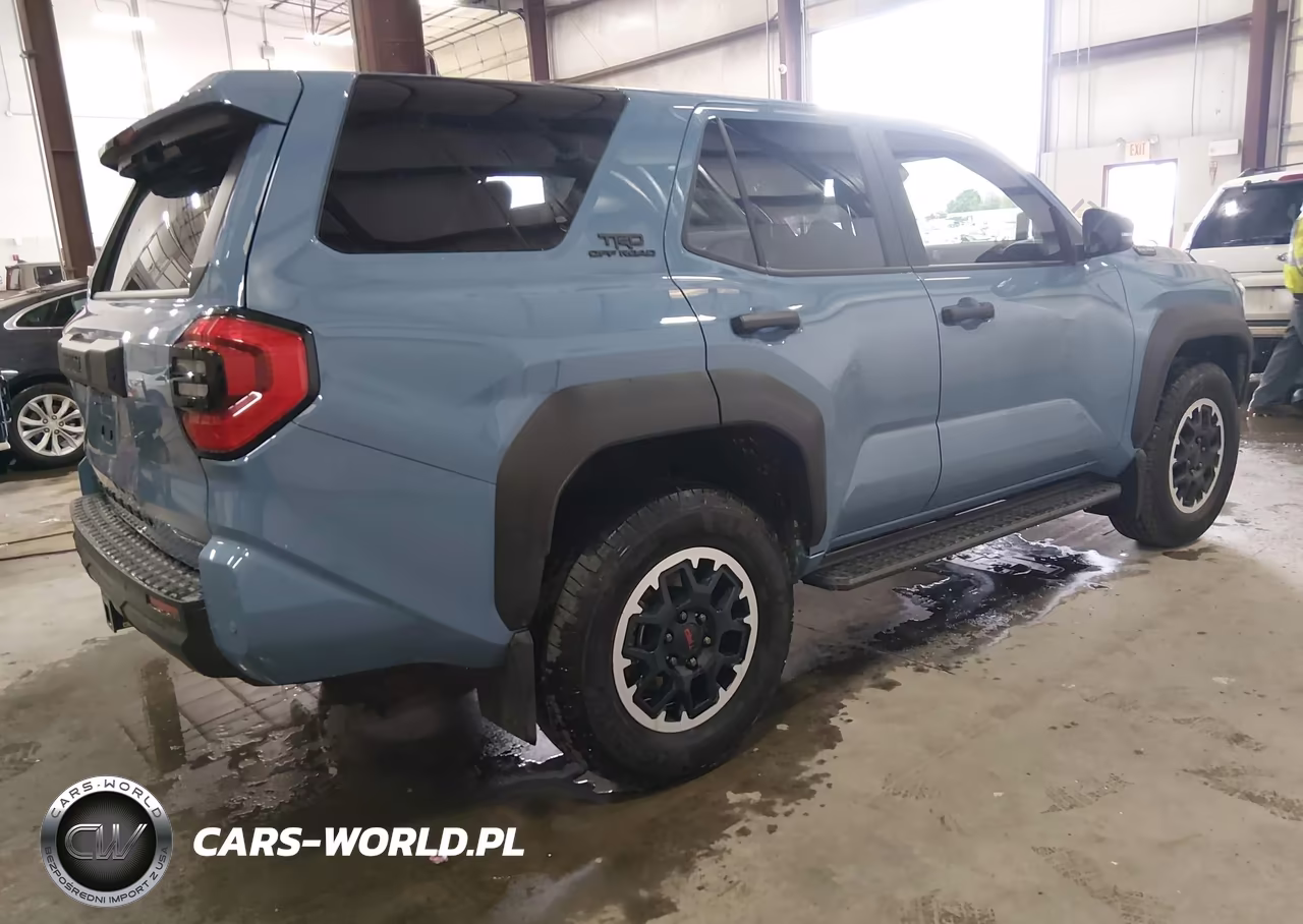 2025 Toyota 4Runner Hybrid Trd Off Road VIN:JTEVB5BR4S5005941 - 4