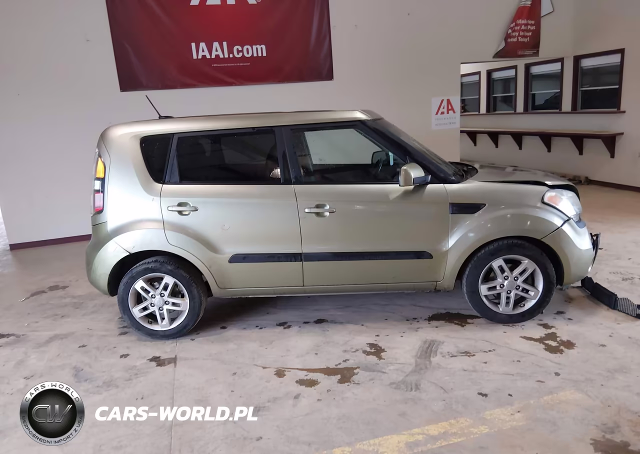 2011 Kia Soul + VIN:KNDJT2A29B7220500 - 13