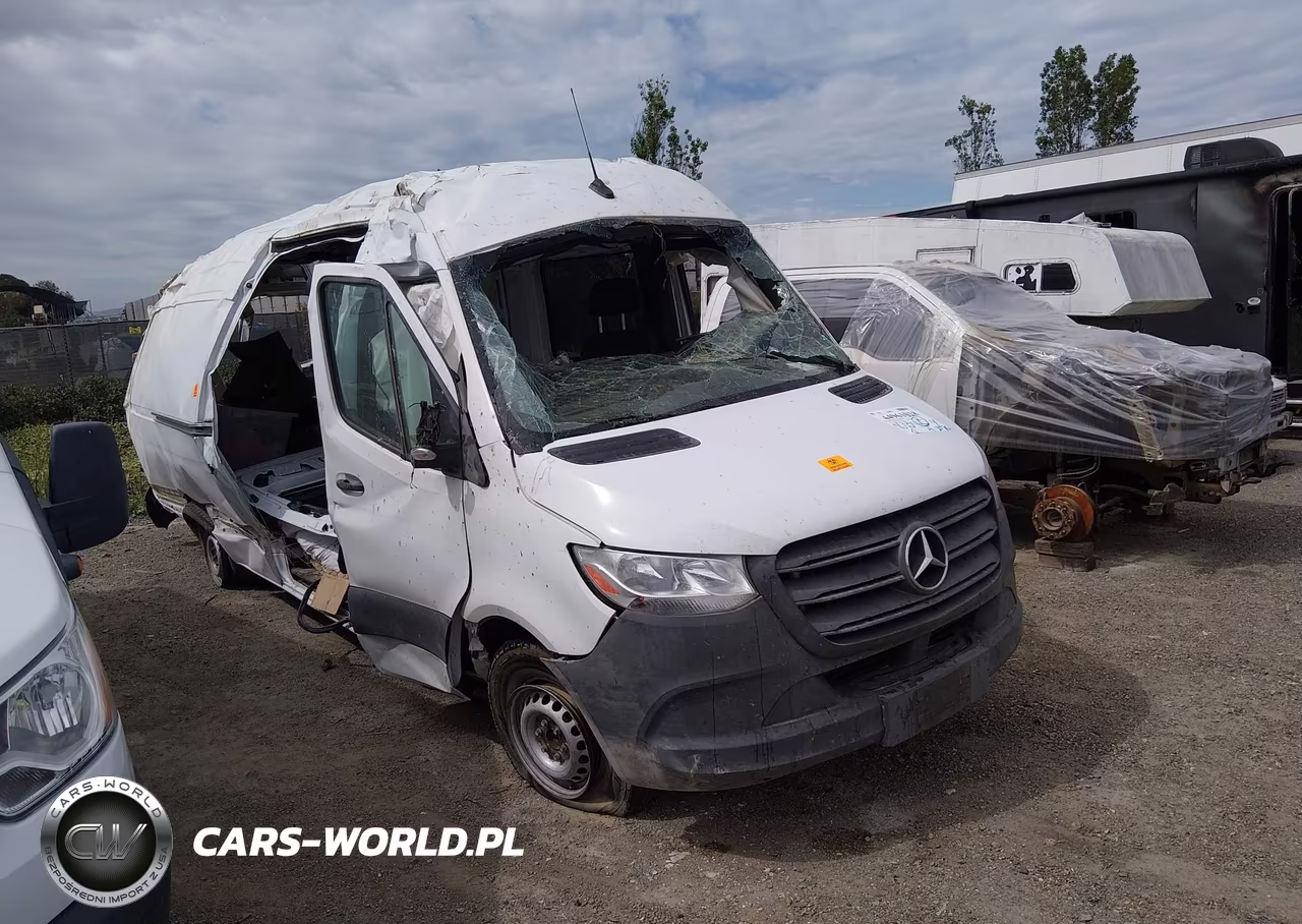 2019 Mercedes-Benz Sprinter 2500 High Roof V6 – zdjęcie 1 z 12