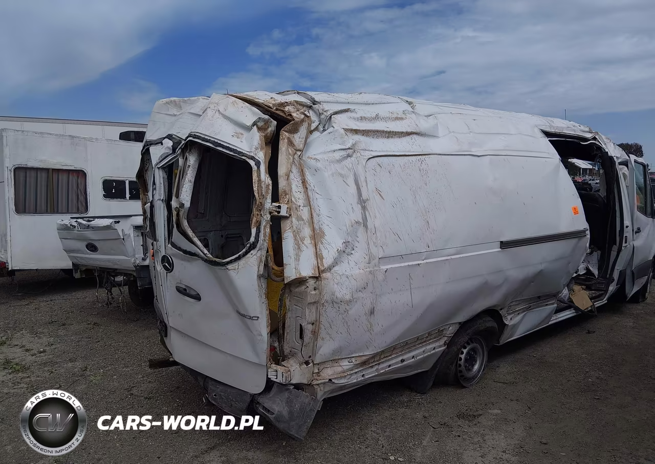2019 Mercedes-Benz Sprinter 2500 High Roof V6 VIN:WD4PF1CD5KP123181 - 12