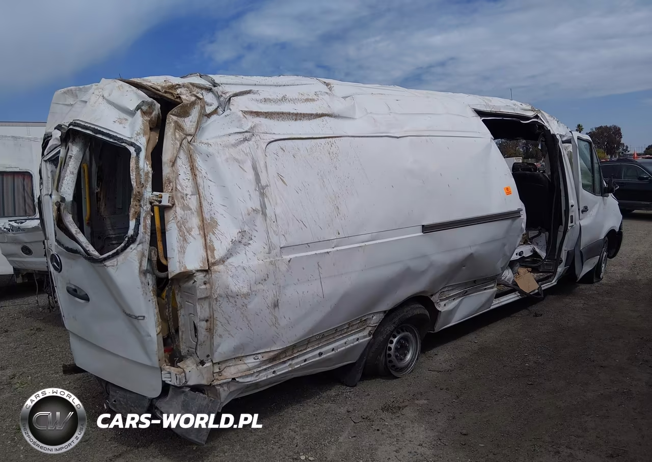 2019 Mercedes-Benz Sprinter 2500 High Roof V6 VIN:WD4PF1CD5KP123181 - 4