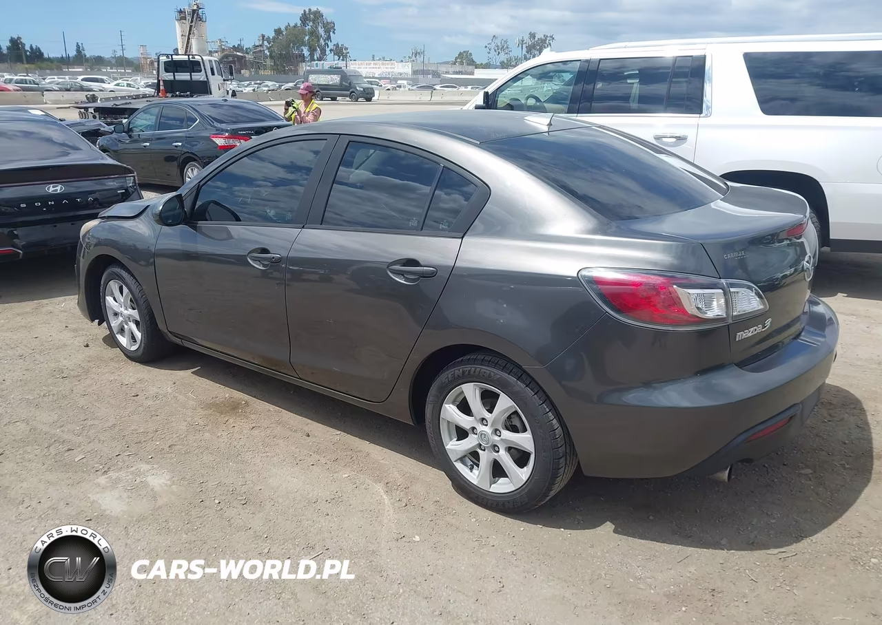 2010 Mazda Mazda3 I Touring VIN:JM1BL1SGXA1165713 - 3