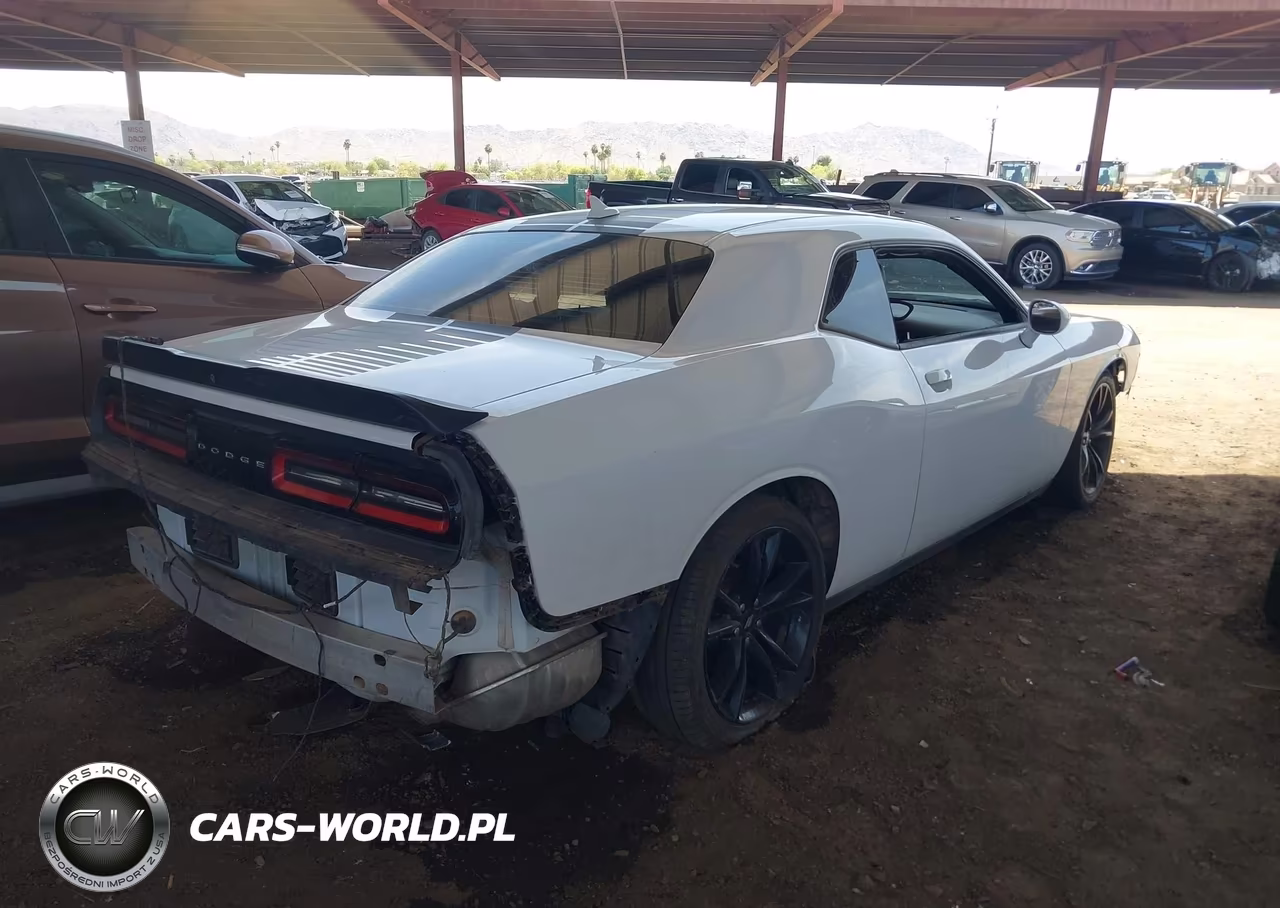 2017 Dodge Challenger Sxt Plus VIN:2C3CDZAG0HH618271 - 4