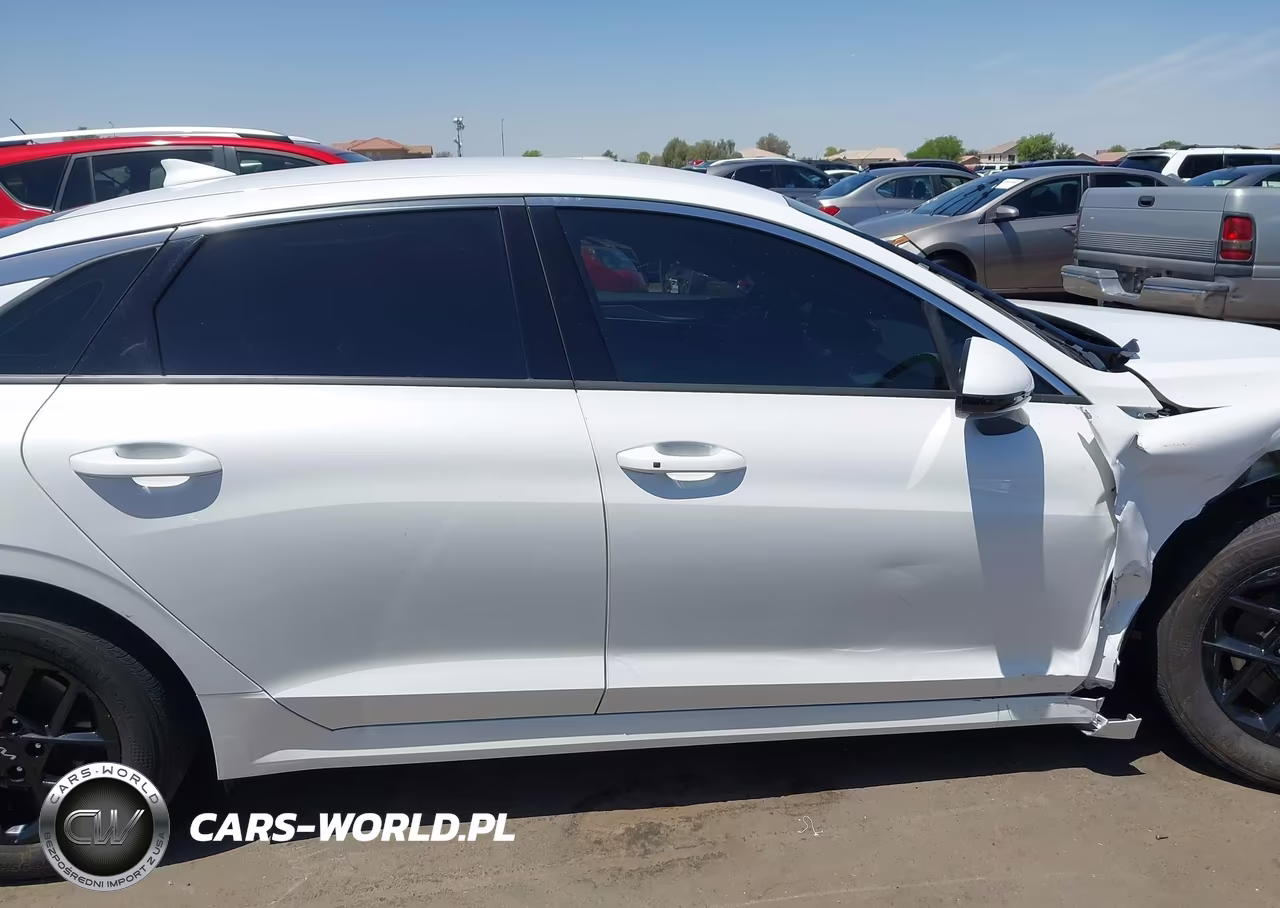 2025 Kia K5 Lxs VIN:KNAG24J73S5371216 - 13