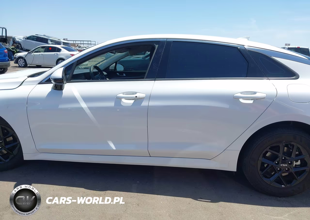 2025 Kia K5 Lxs VIN:KNAG24J73S5371216 - 14