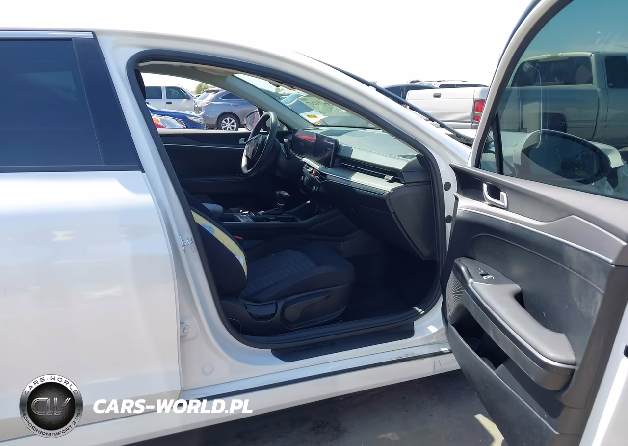 2025 Kia K5 Lxs VIN:KNAG24J73S5371216 - 5
