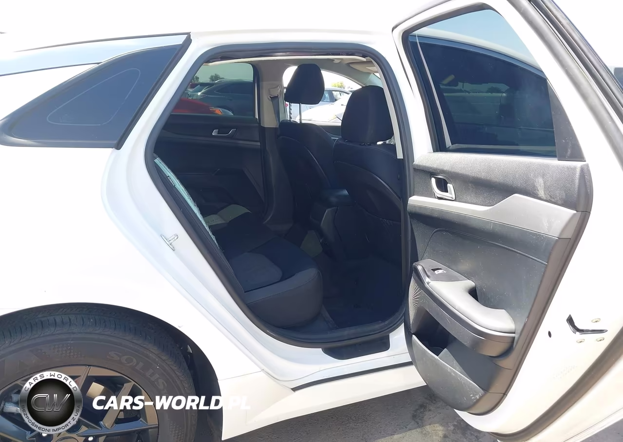 2025 Kia K5 Lxs VIN:KNAG24J73S5371216 - 8