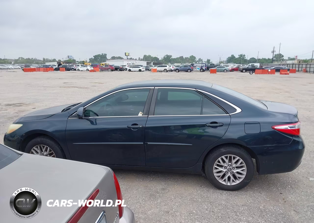 2016 Toyota Camry Le VIN:4T4BF1FK4GR536508 - 14