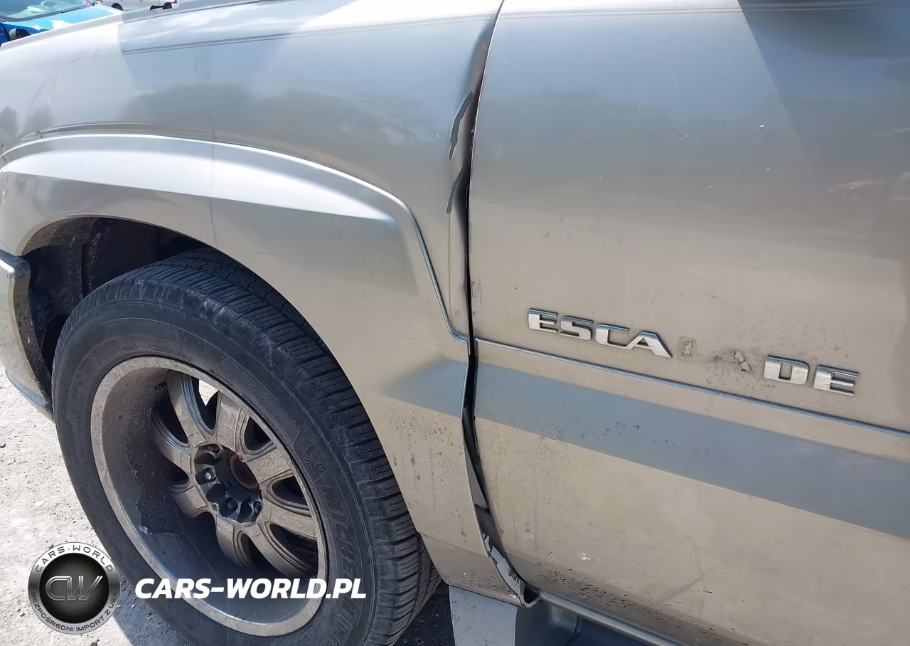2003 Cadillac Escalade Standard VIN:1GYEC63TX3R269039 - 12