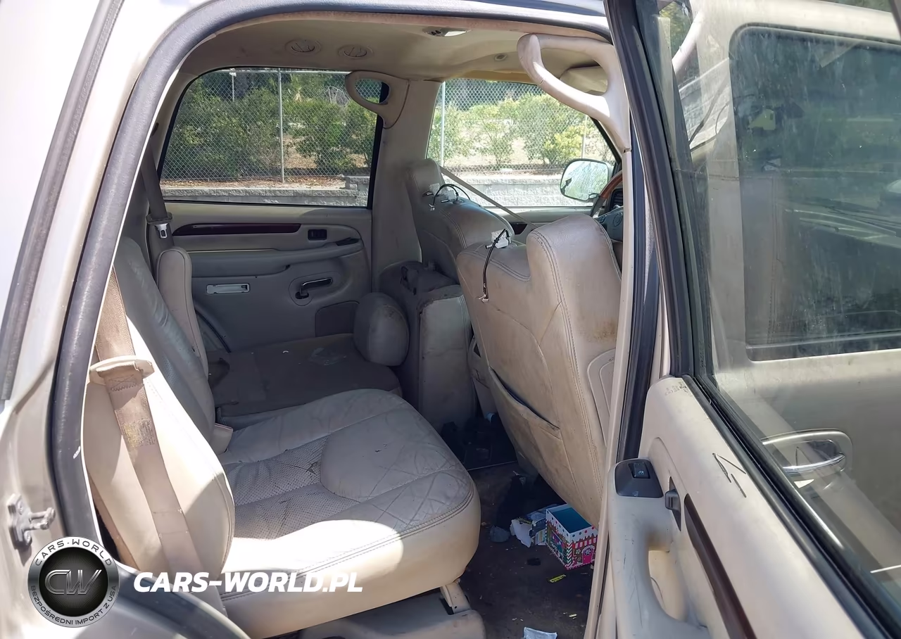 2003 Cadillac Escalade Standard VIN:1GYEC63TX3R269039 - 8
