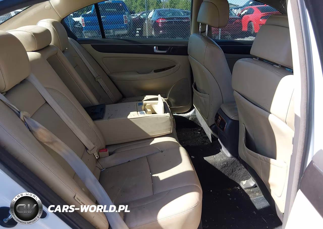 2013 Hyundai Genesis 5.0 R-Spec VIN:KMHGC4DH9DU258007 - 8